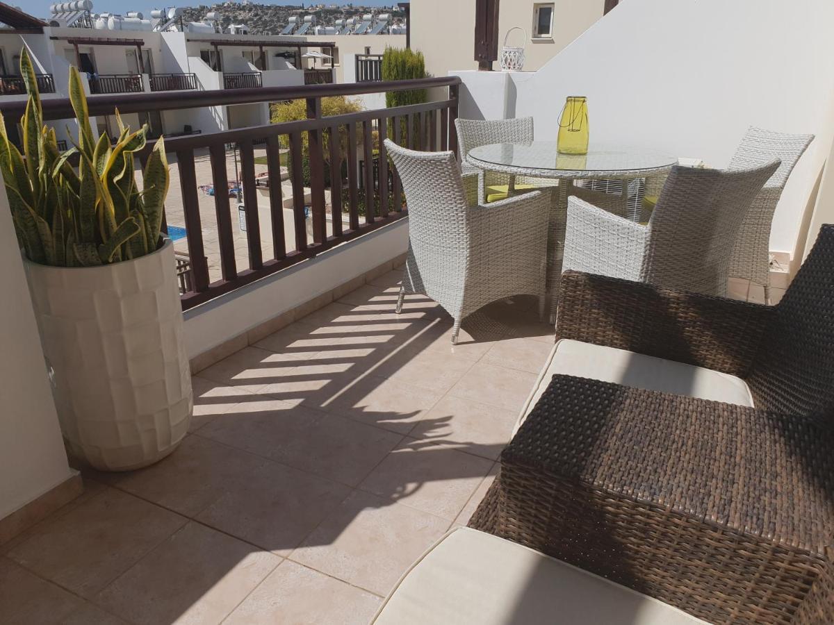 Stunning Apartment C106 With Balcony Looking Over Pool Peyia Esterno foto
