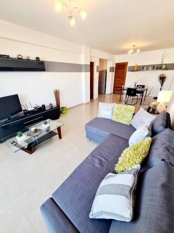 Stunning Apartment C106 With Balcony Looking Over Pool Peyia Esterno foto
