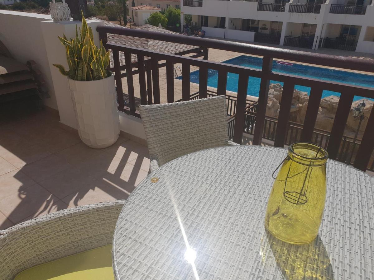 Stunning Apartment C106 With Balcony Looking Over Pool Peyia Esterno foto